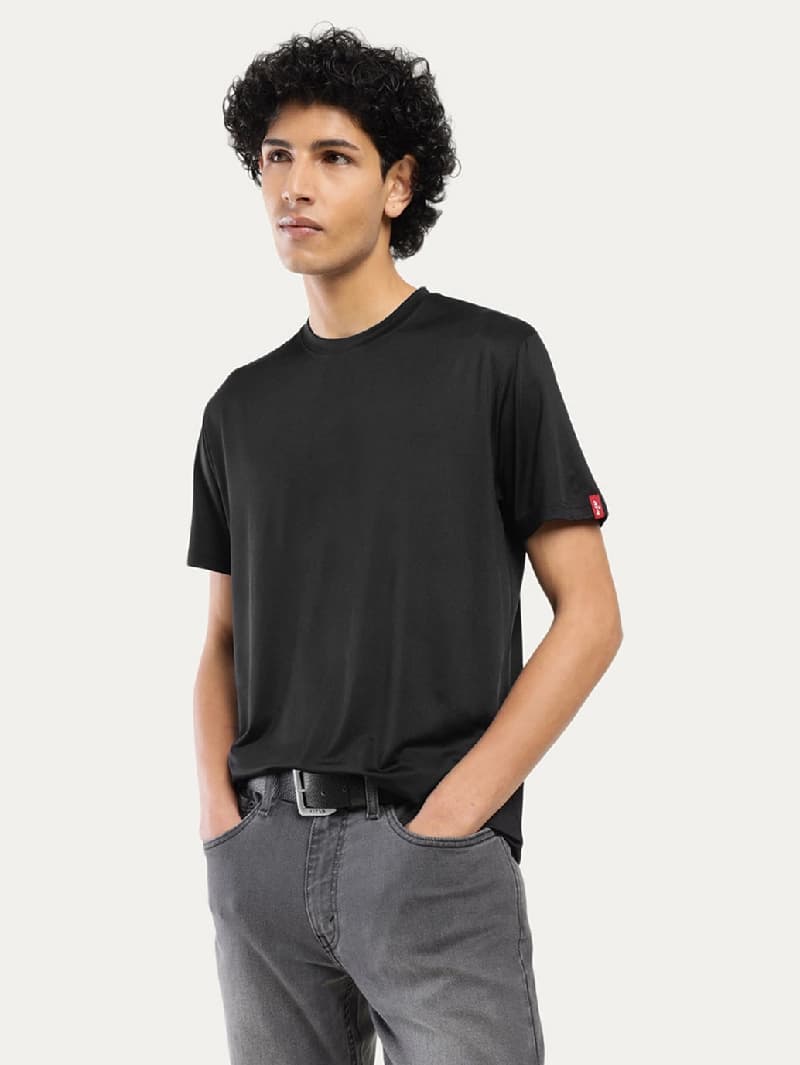 Men's Black Casual Solid Regular Fit Tshirt