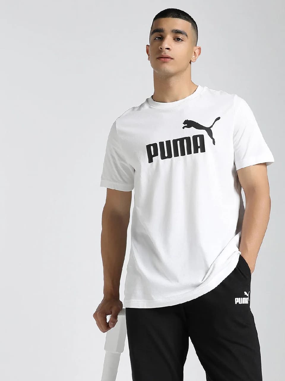 Men's White Casual Regular Fit Tshirt