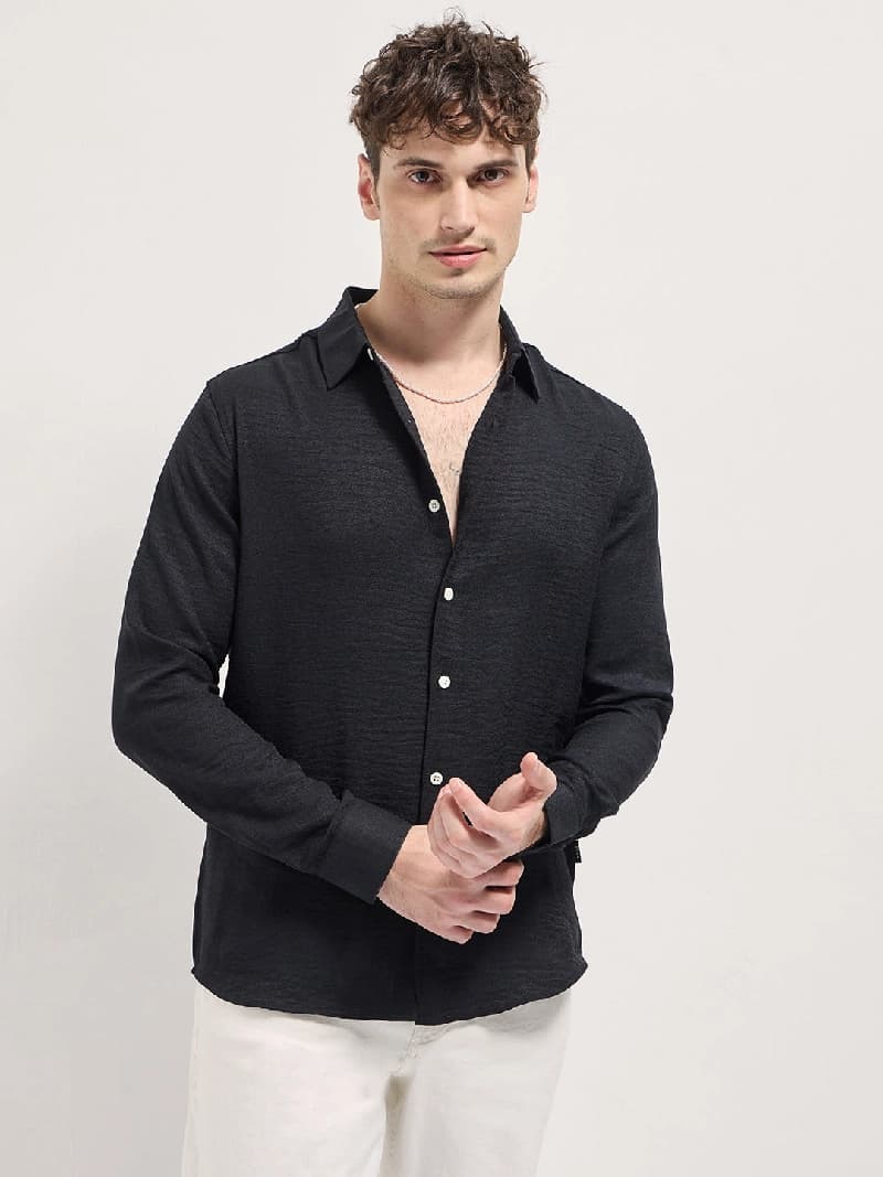 Men's Black Casual Solid Slim Fit Shirt