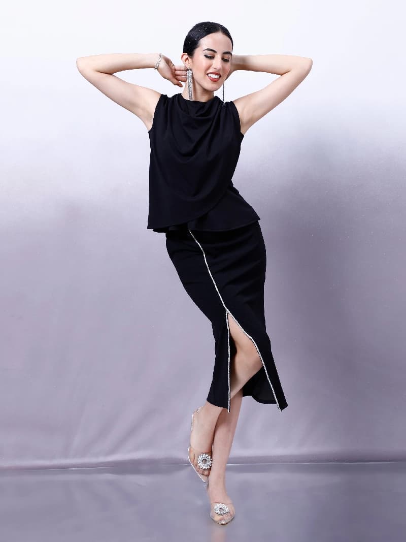 Women's Black Casual Solid Regular Fit Top