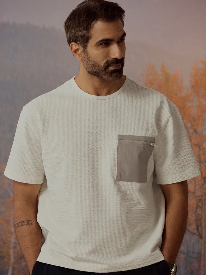 Men's White Casual Solid Regular Fit Tshirt