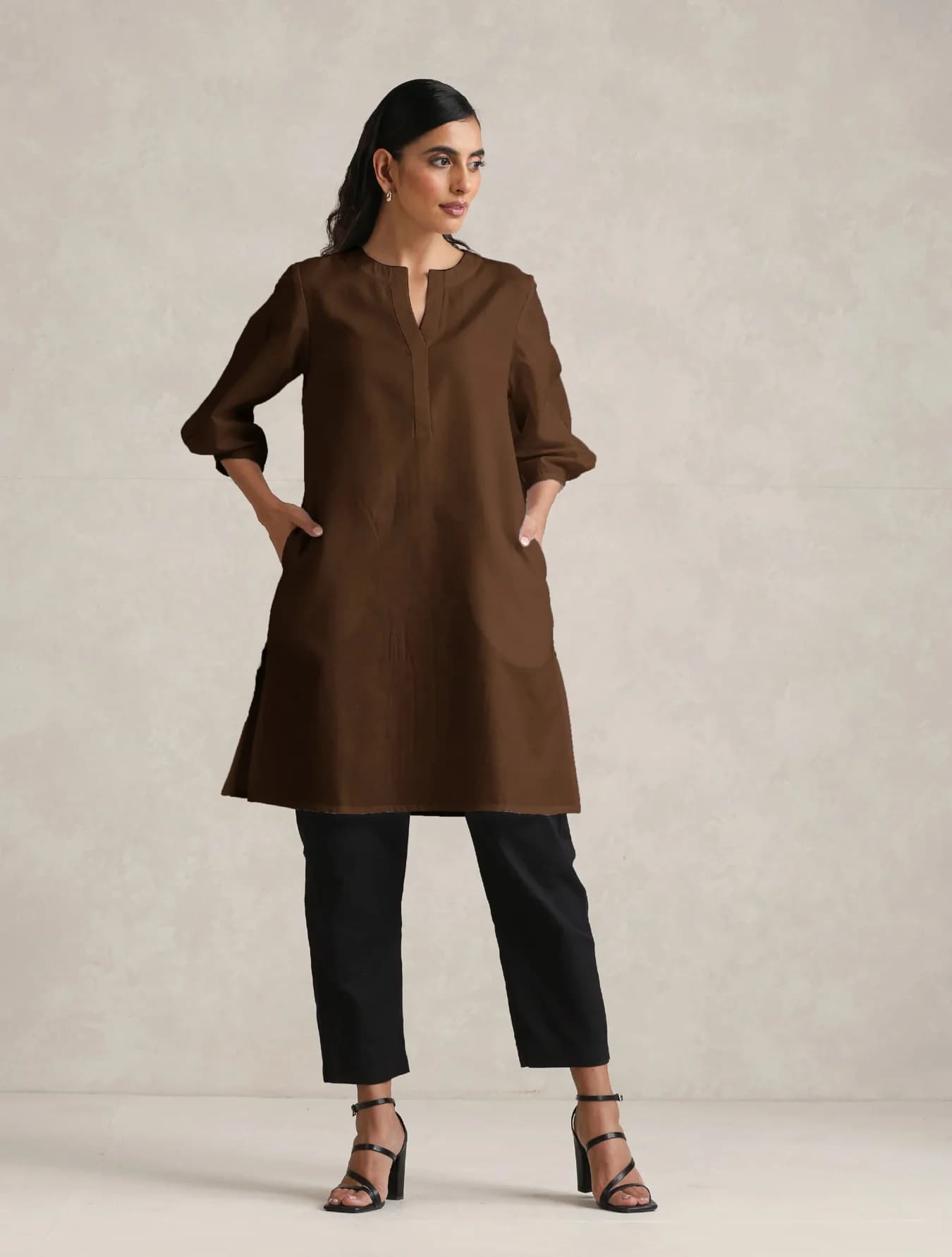 Women's Brown Casual Solid Regular Fit Kurta