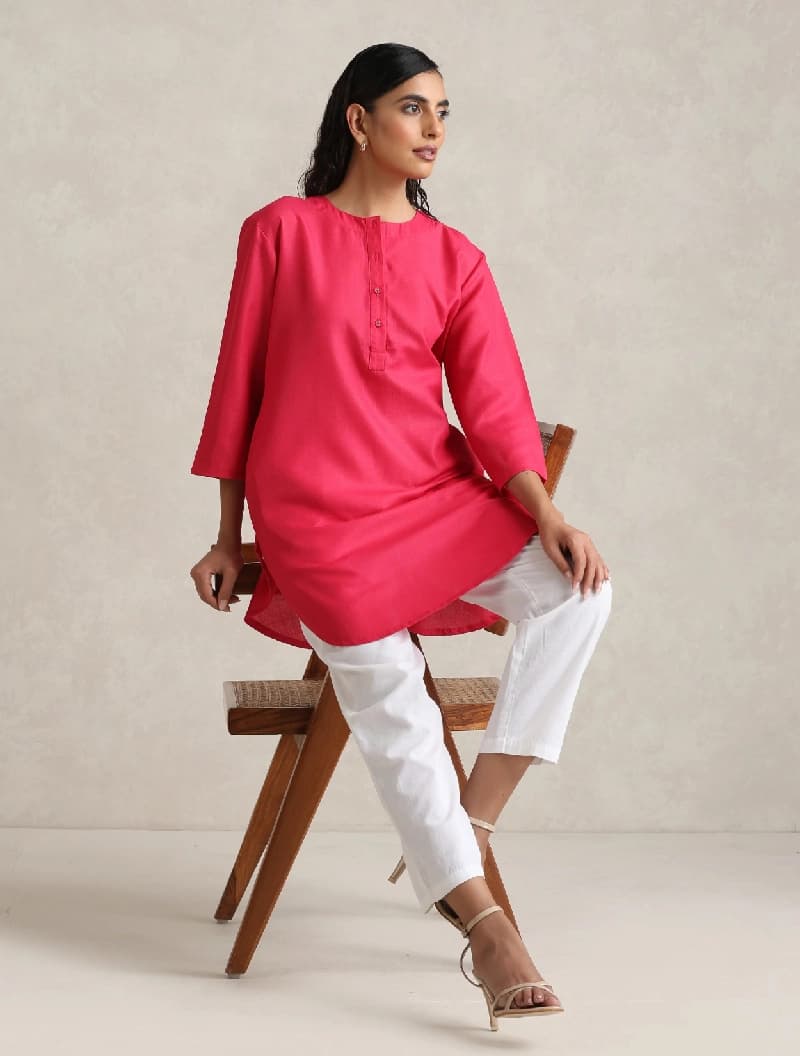 Women's Pink Casual Solid Regular Fit Kurta