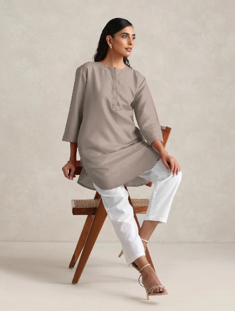Women's Grey Casual Solid Regular Fit Kurta