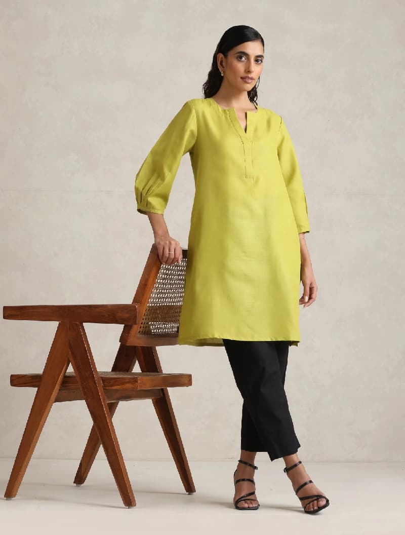 Women's Green Casual Solid Regular Fit Kurta