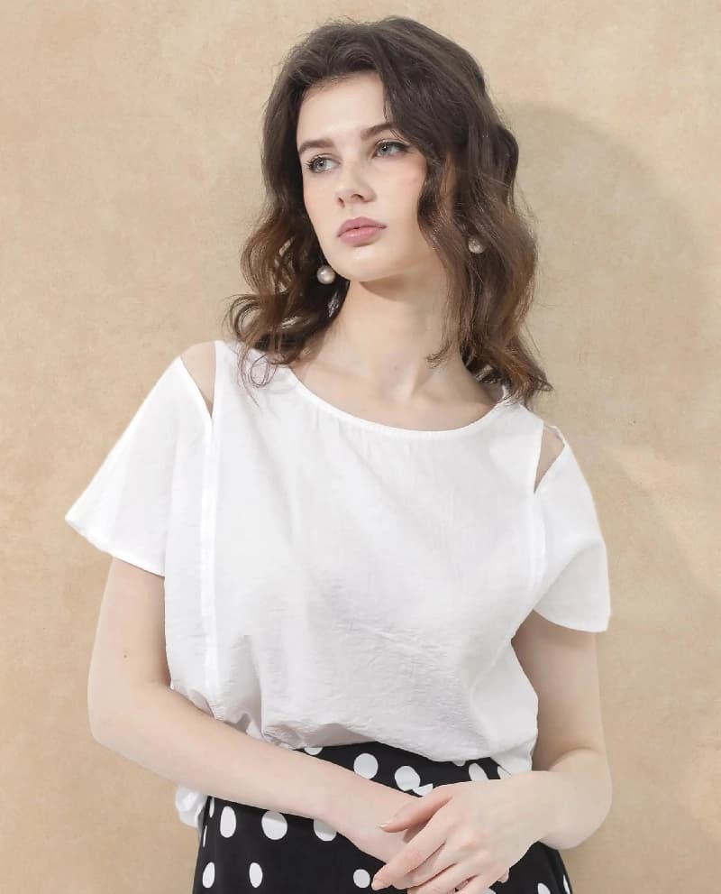 Women's White Casual Solid Regular Fit Top