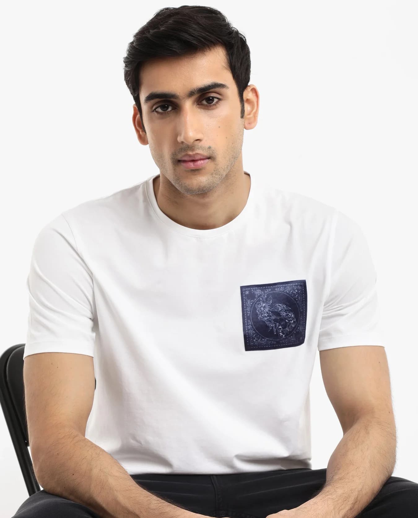 Men's White Casual Printed Regular Fit Tshirt