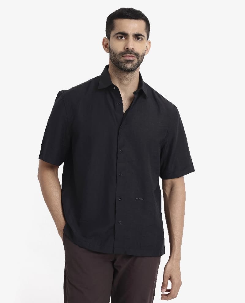 Men's Black Casual Solid Regular Fit Shirt