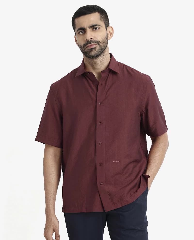 Men's Red Casual Solid Regular Fit Shirt