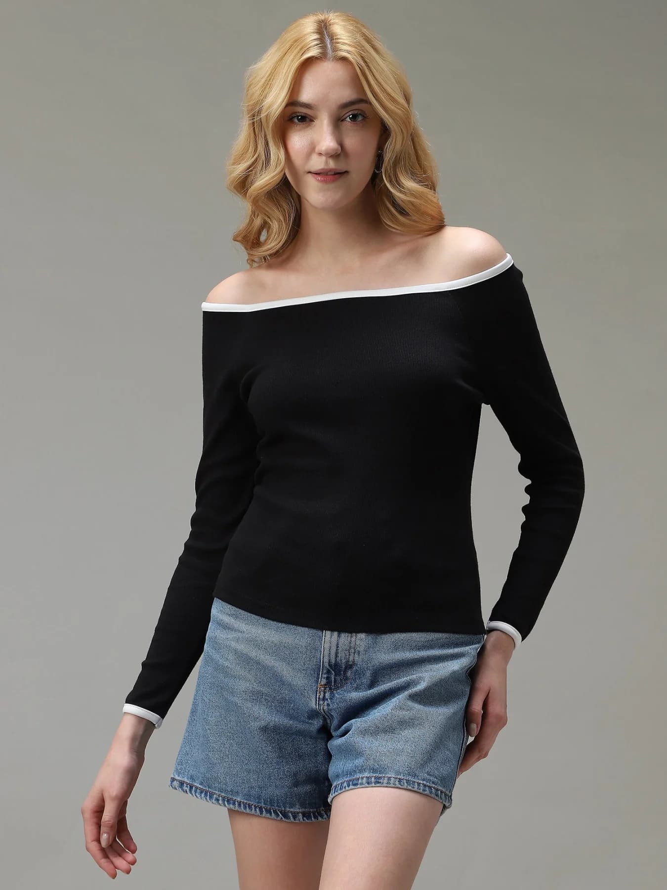 Women's Black Casual Solid Slim Fit Top