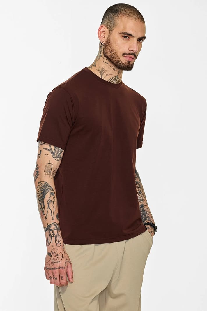 Men's Brown Casual Solid Slim Fit Tshirt
