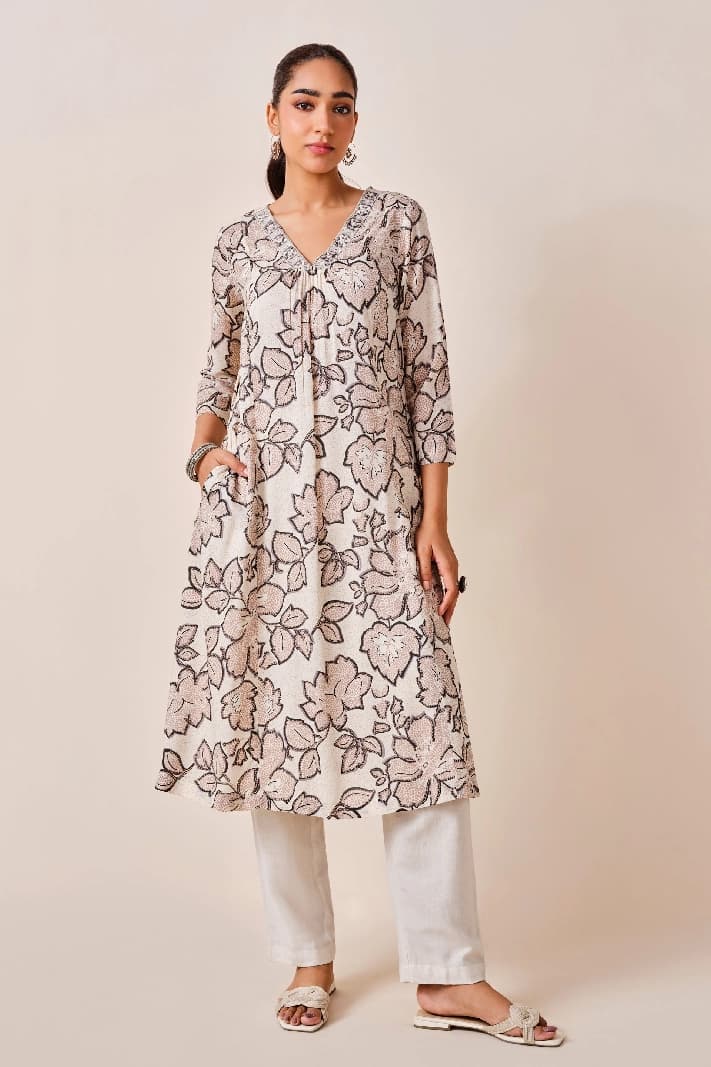 Women's White Casual Printed Regular Fit Kurta