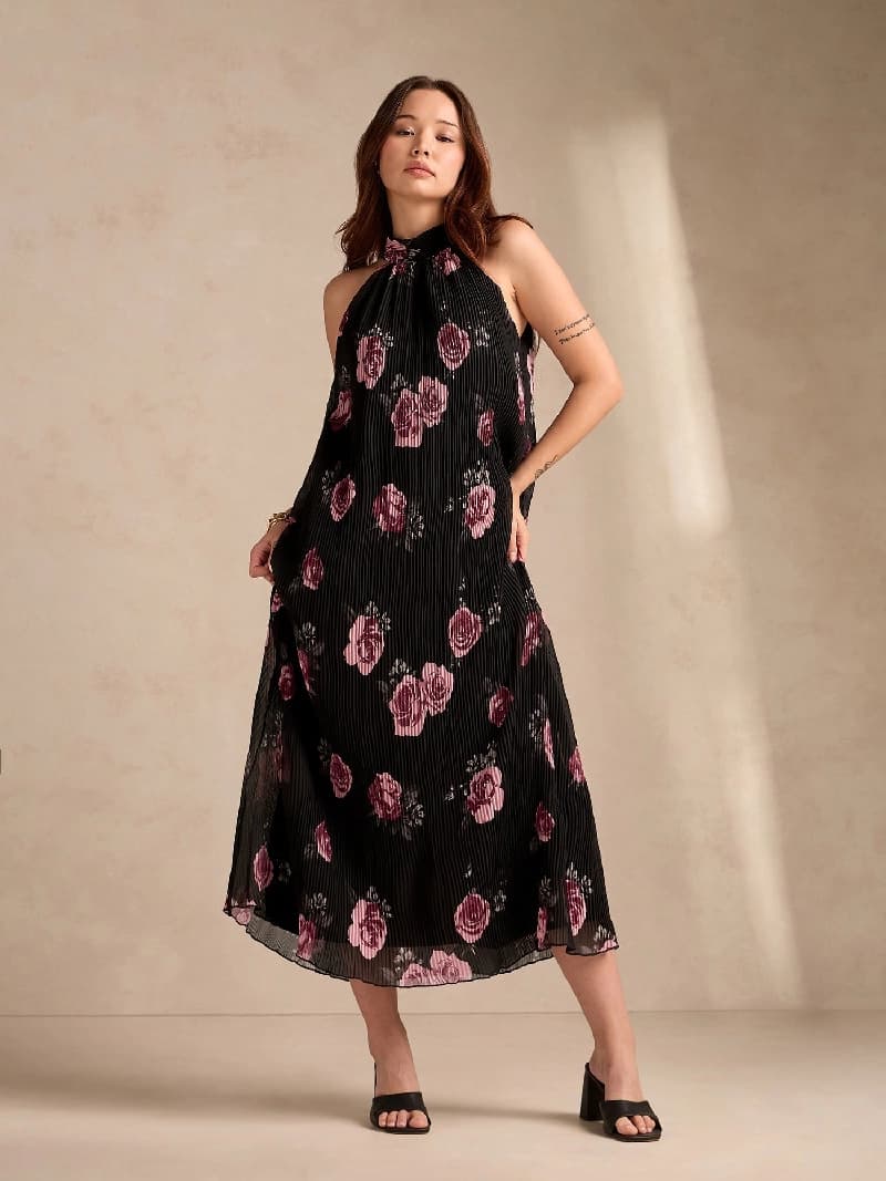 Women's Black Casual Floral Regular Fit Dress