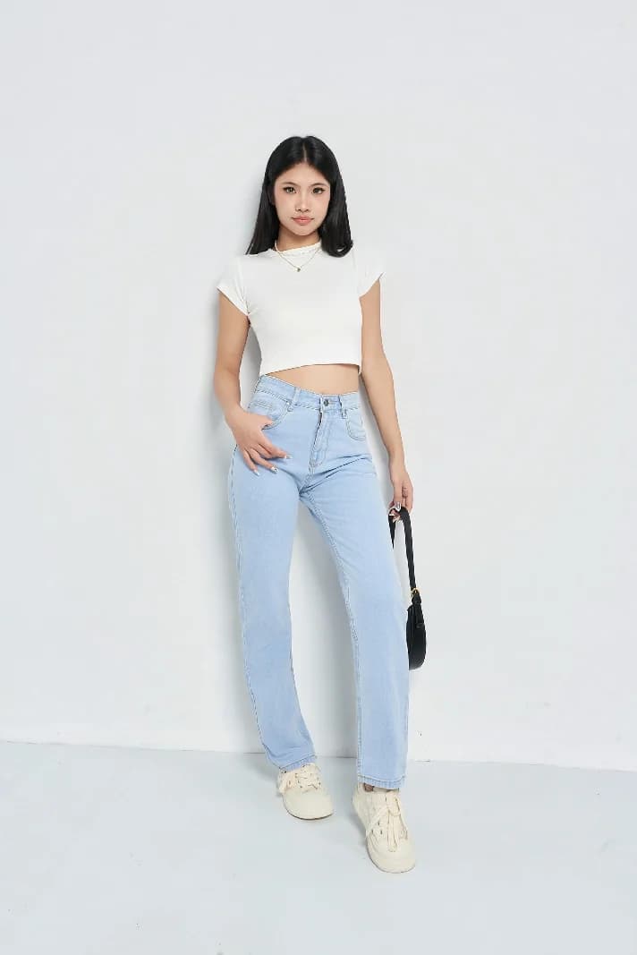 Women's Blue Casual Solid Straight Fit Jeans