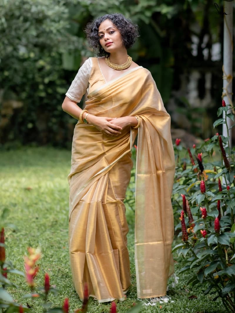 Women's Off White Festive Self-Design Regular Fit Saree