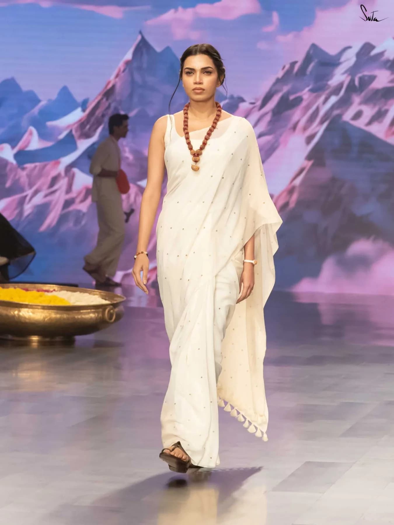 Women's White Festive Self-Design Regular Fit Saree