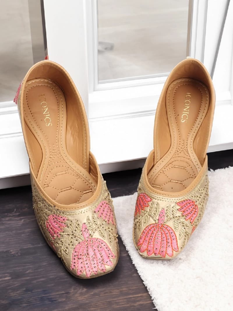 Women's Gold Ethnic Slip-On Casual Mojaris Shoes
