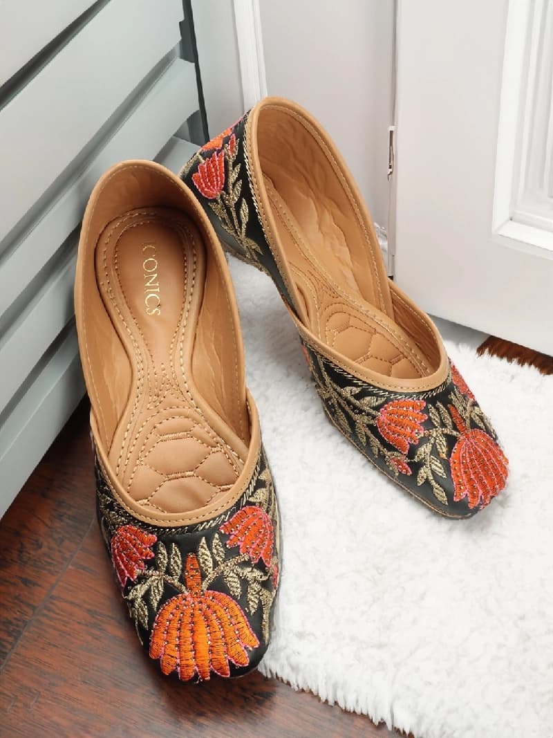 Women's Black Ethnic Slip-On Casual Mojaris Shoes