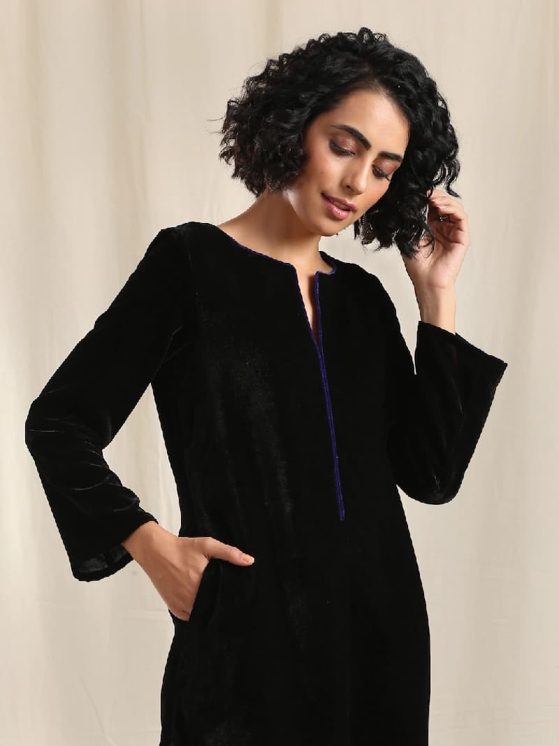 Women's Black Festive Floral Regular Fit Kurta