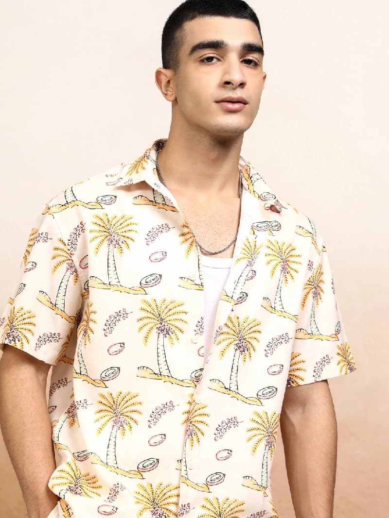 Men's Cream Casual Printed Regular Fit Shirt