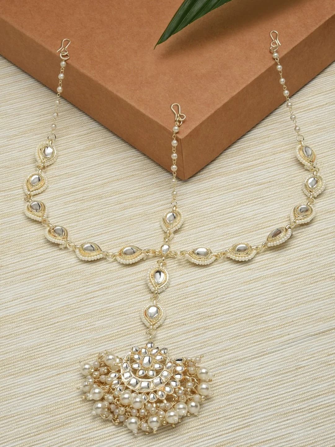 Women's Gold Tone Kundan & Pearls Embellished Bridal MathaPatti Style Maangtikka