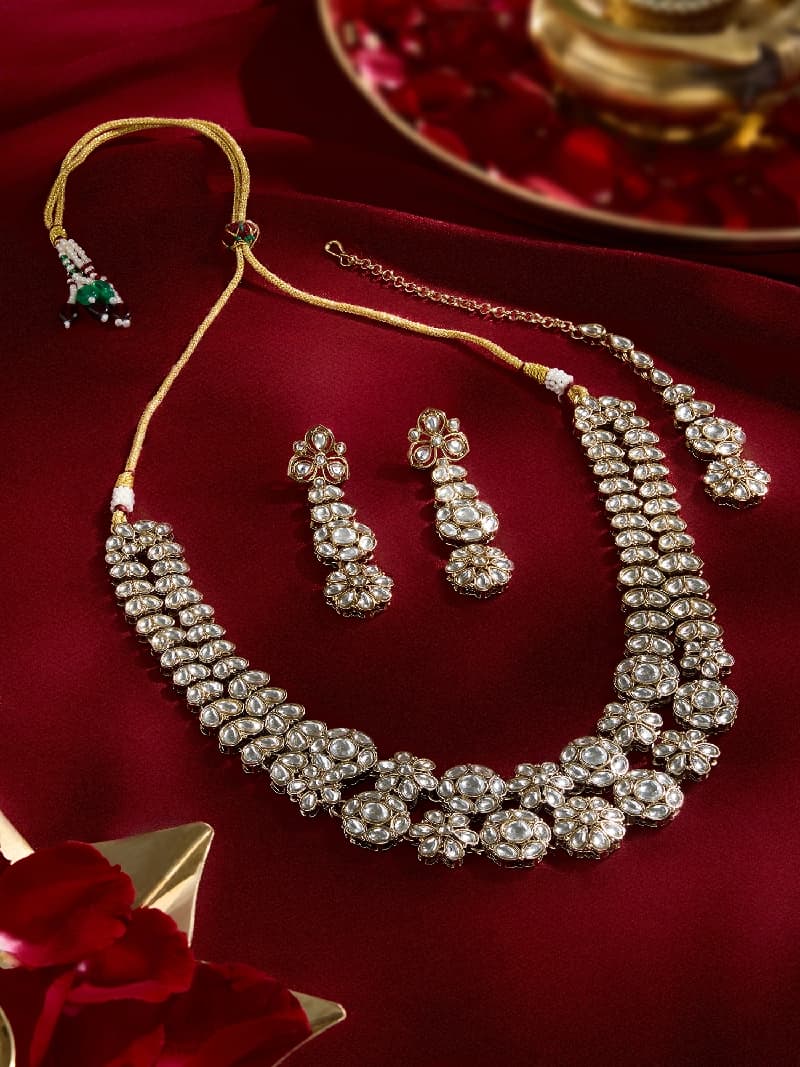 Women's Antique Gold Tone Kundan Layered Necklace Earring & Maangtikka Set