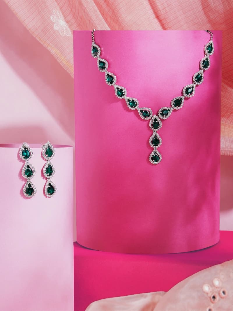 Women's Green Dazzling Stones Austrian Diamonds Contemporary Necklace & Earring Set
