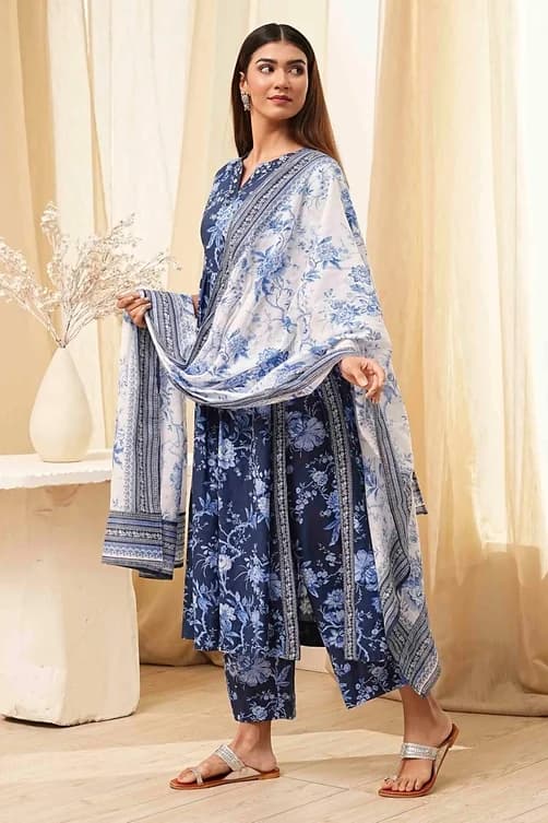 Women's Blue Festive Printed Three Quarter Sleeves Kurta Set With Dupatta