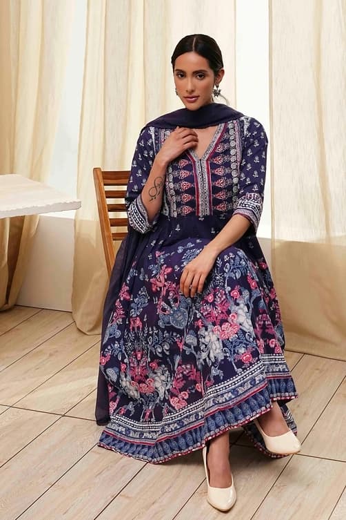 Women's Blue Festive Printed Three Quarter Sleeves Kurta Set