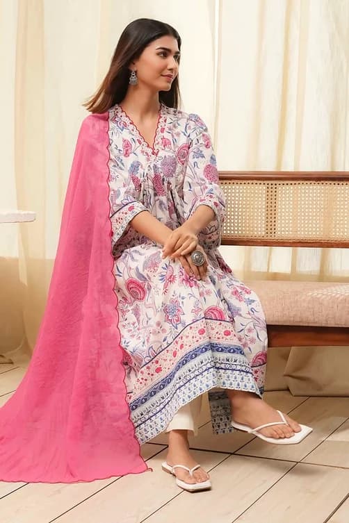 Women's White Festive Printed Three Quarter Sleeves Kurta Set