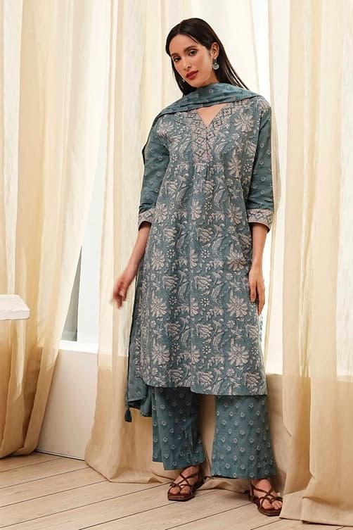 Women's Green Festive Printed Three Quarter Sleeves Kurta Set