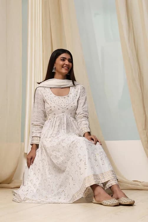 Women's White Festive Printed Three Quarter Sleeves Kurta Set
