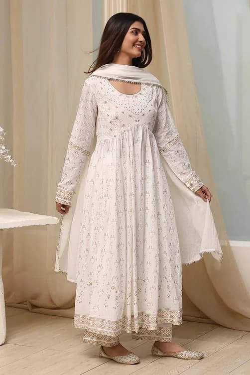 Women's White Festive Printed Three Quarter Sleeves Kurta Set