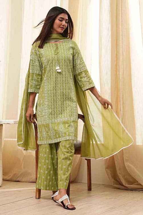 Women's Green Festive Printed Three Quarter Sleeves Kurta Set