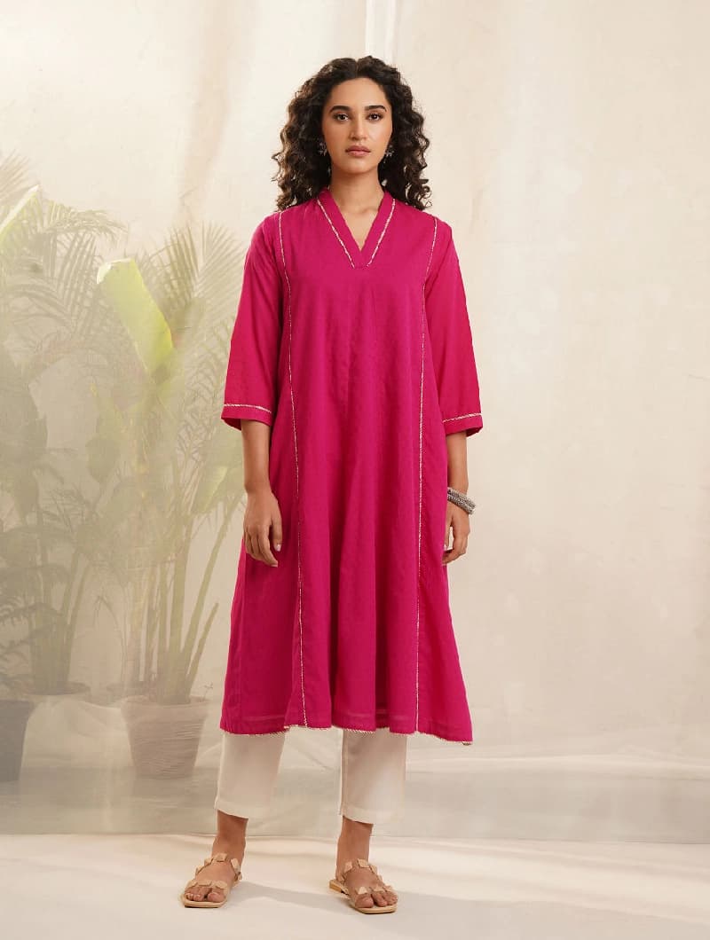 Women's Pink Casual Solid Regular Fit Kurta