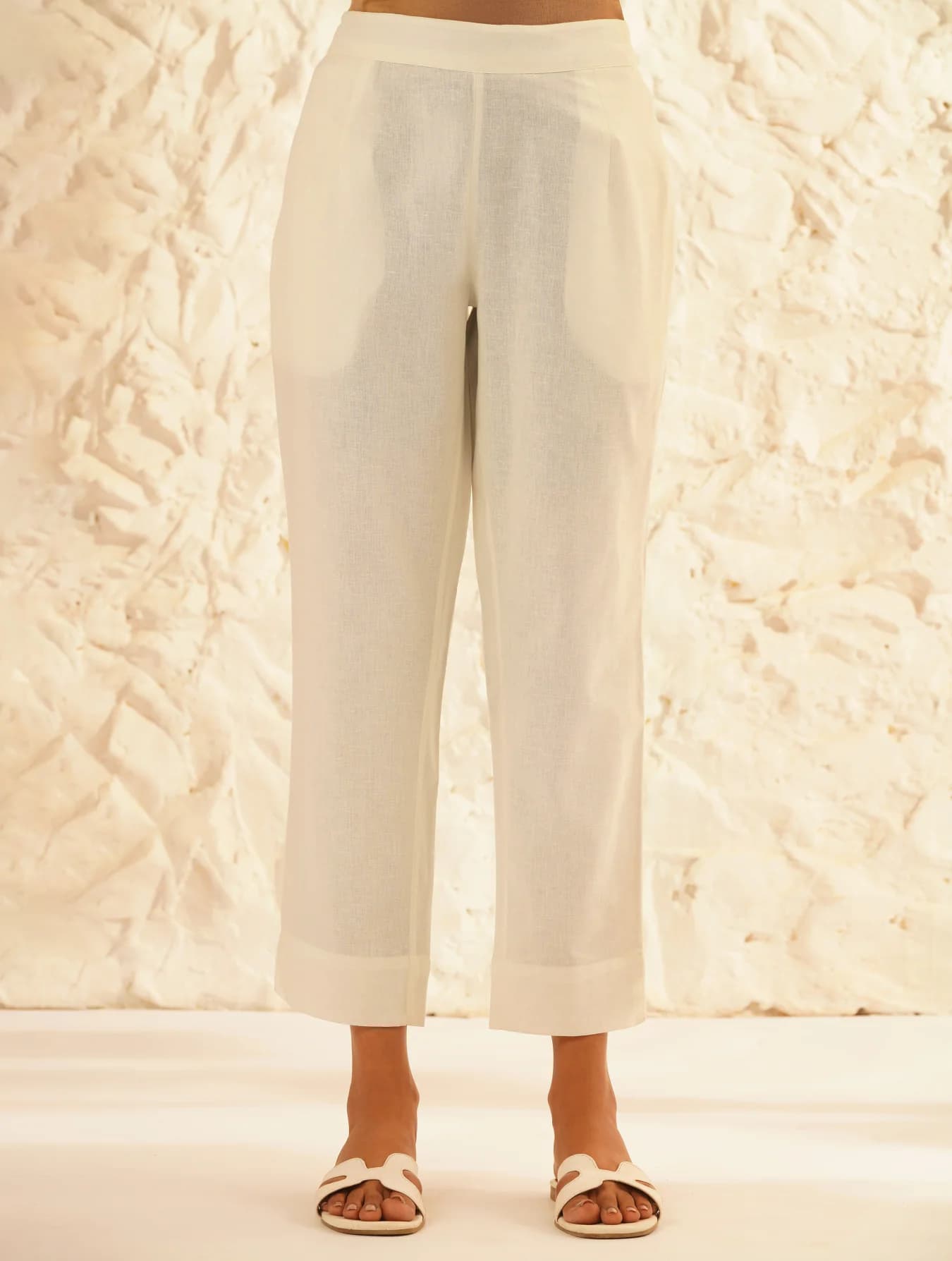 Women's White Casual Solid Straight Fit Trouser