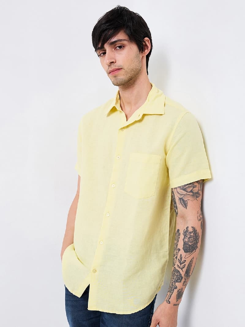 Men's Yellow Casual Solid Slim Fit Shirt