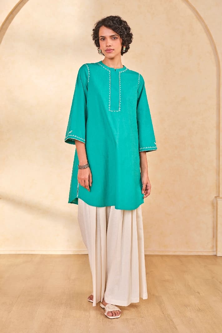 Women's Blue Casual Solid Regular Fit Kurti