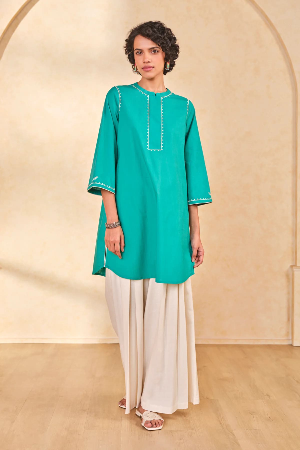 Women's Blue Casual Solid Regular Fit Kurti