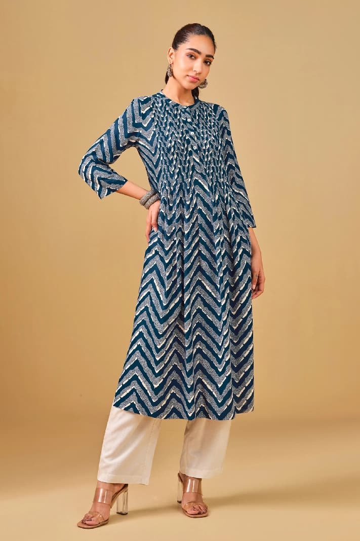 Women's Navy Casual Geometric Regular Fit Kurta