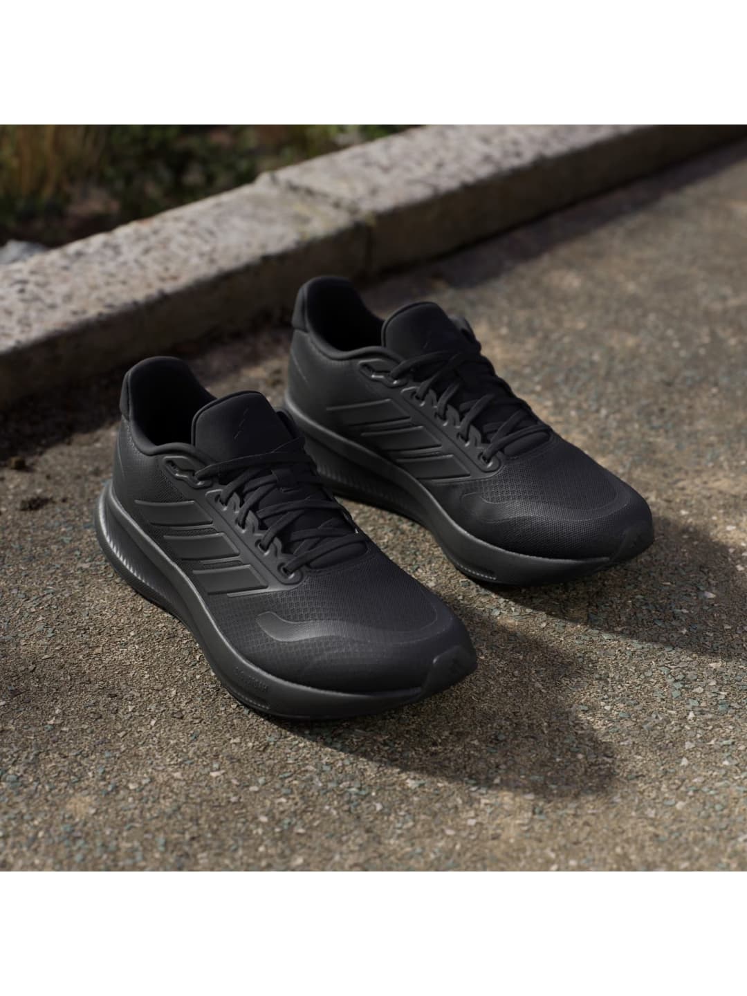 Men's Black Casual Synthetics Runfalcon 5 Sneakers