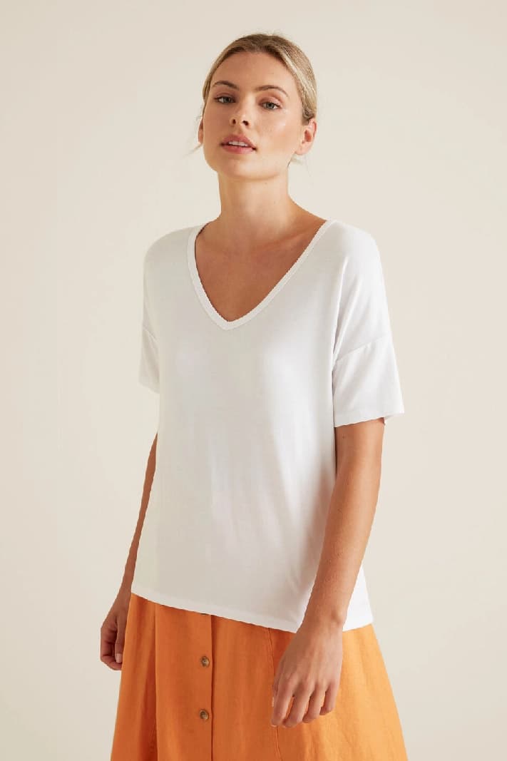 Women's White Casual Solid Regular Fit Tshirt