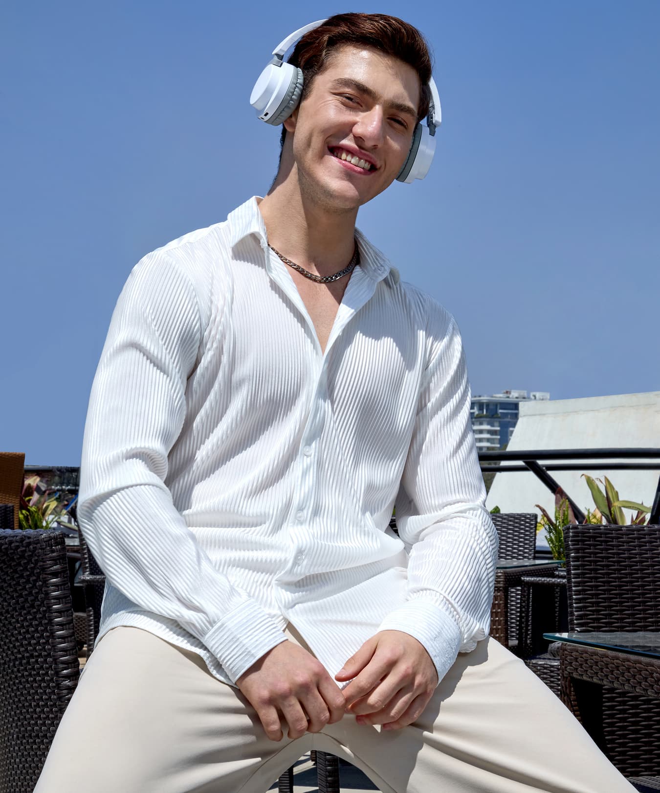 Men's White Casual Solid Regular Fit Shirt