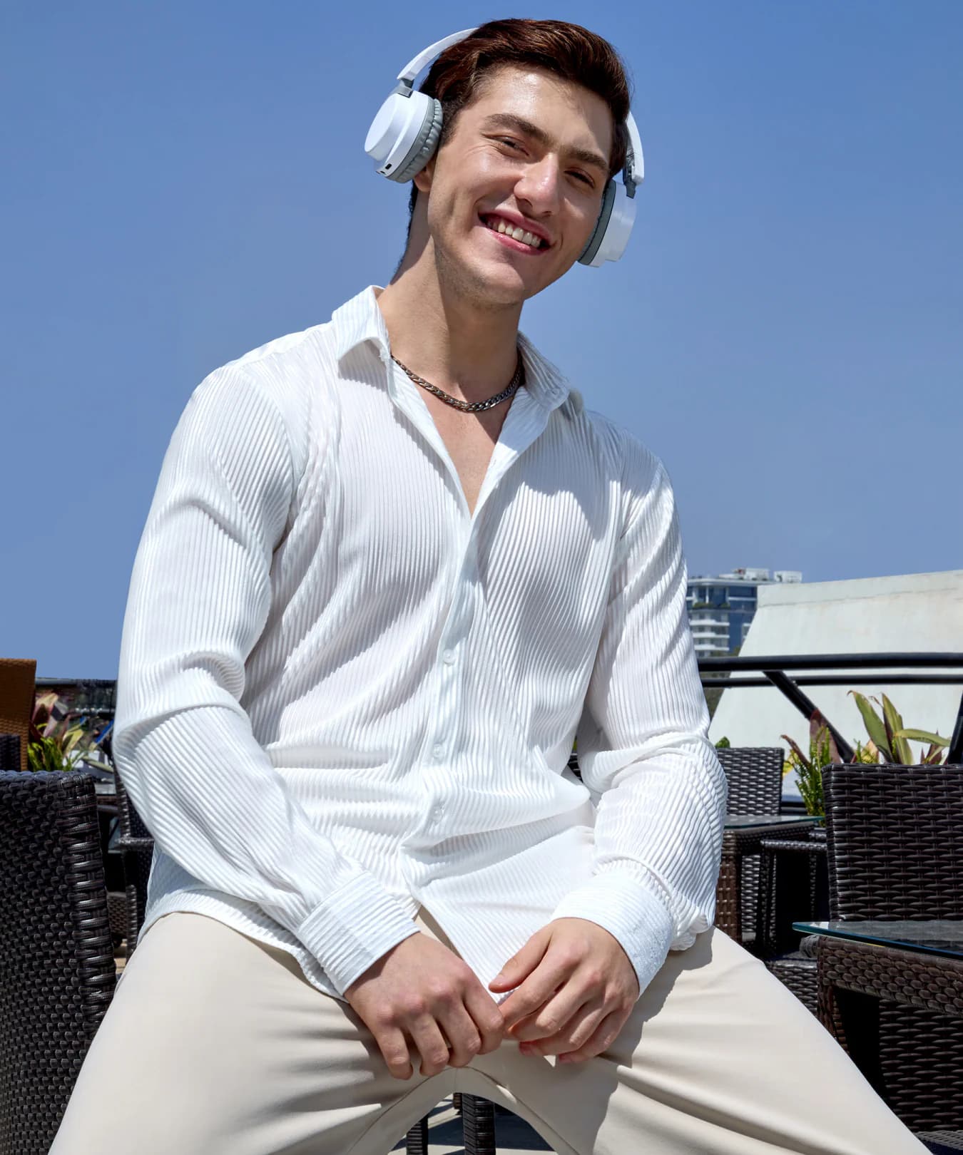Men's White Casual Solid Regular Fit Shirt