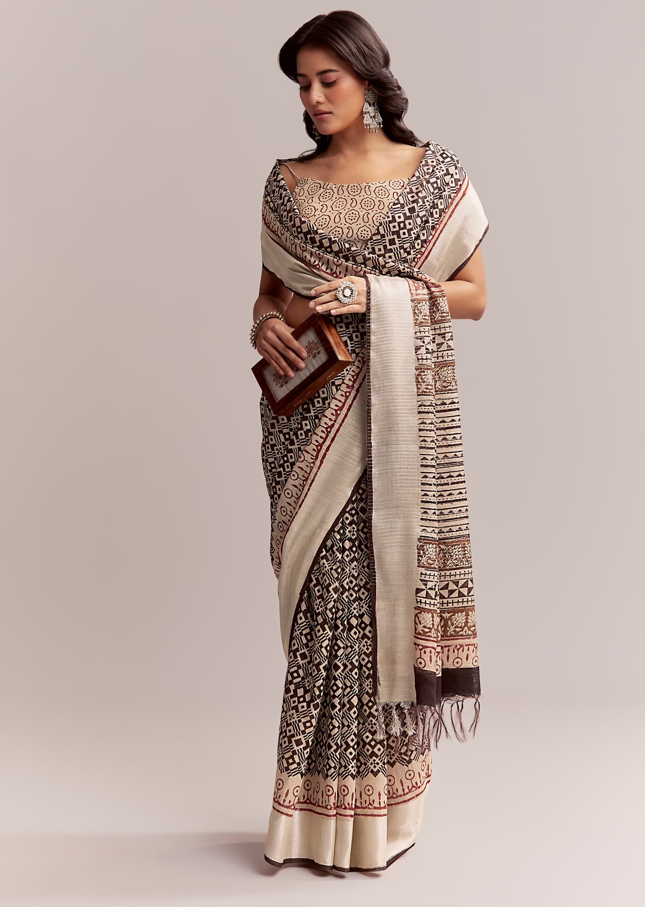 Women's Casual Ivory Linen Printed Saree With Authentic Ajrakh Print