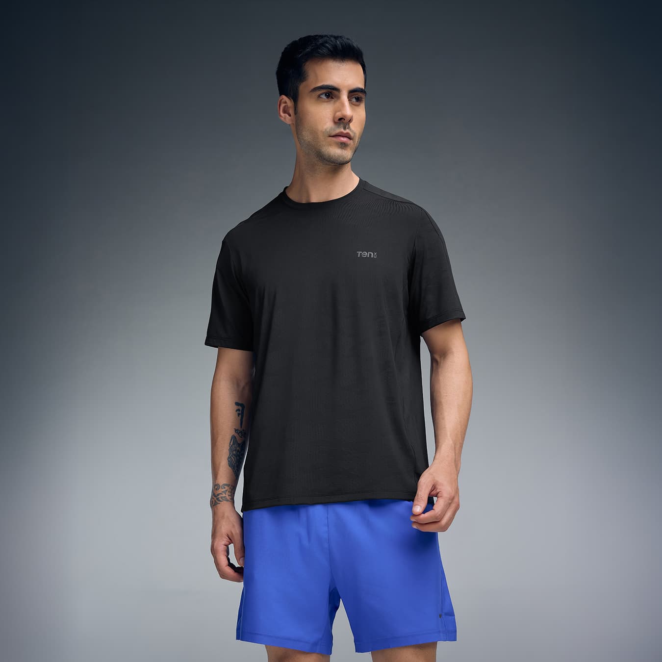 Men's Black Sports Solid Pull On Round Neck Half Sleeves Tshirt