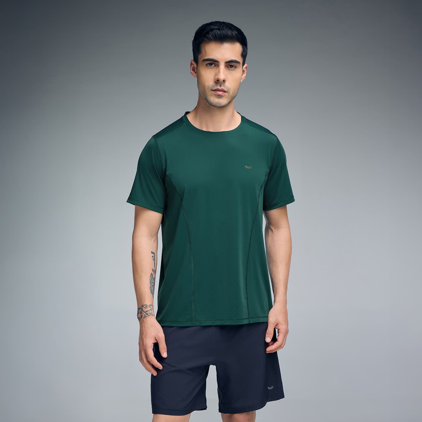 Men's Green Sports Solid Pull On Round Neck Half Sleeves Tshirt