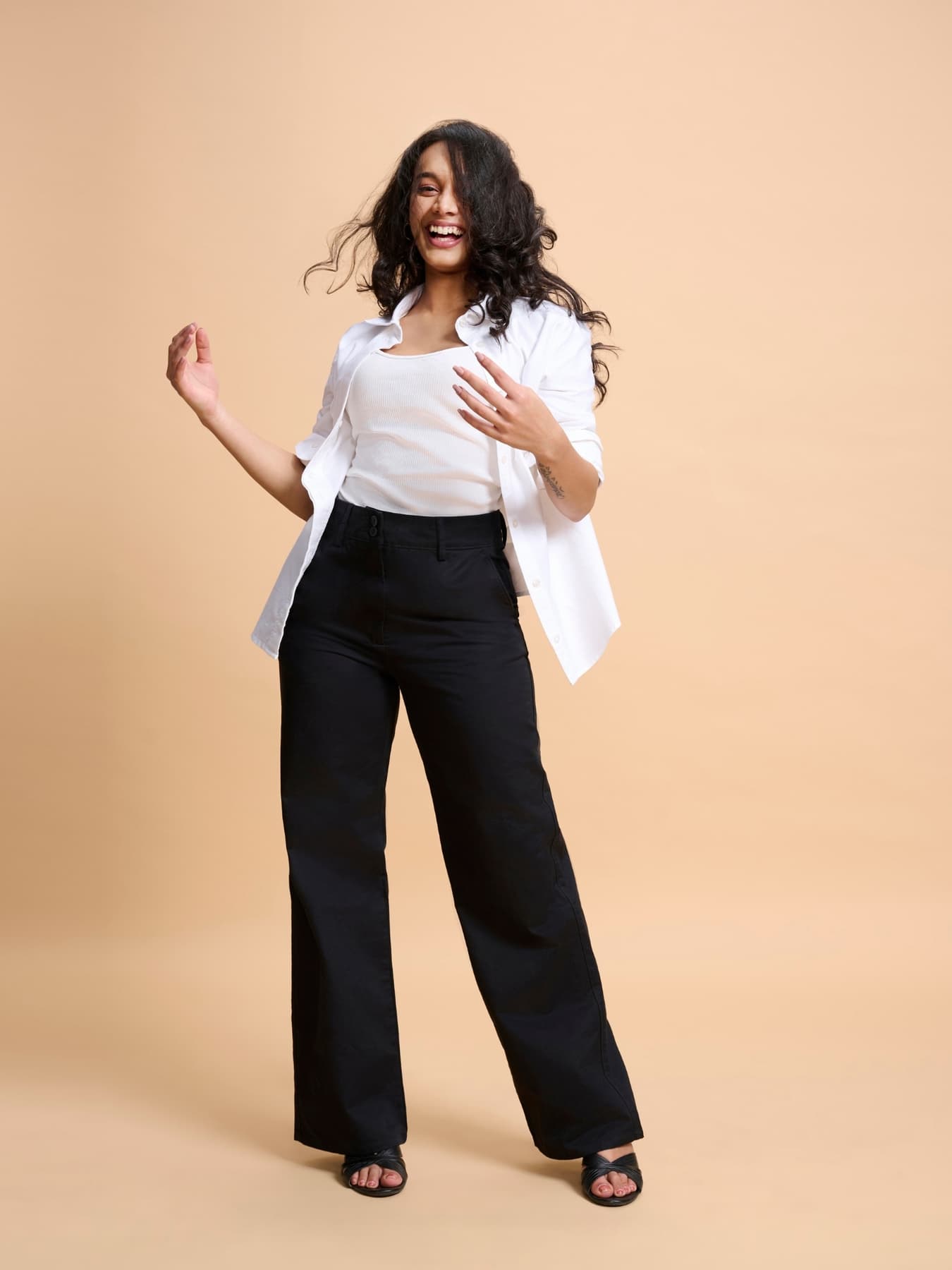 Women's Solid Black Wide Leg Trouser