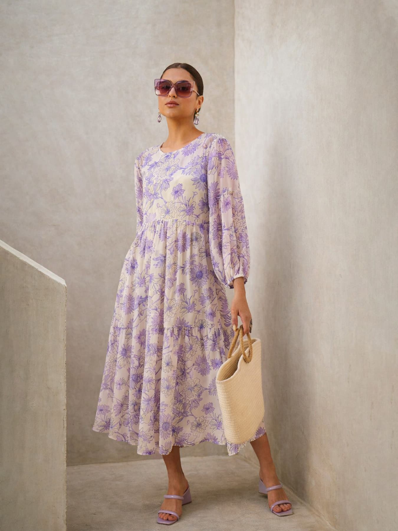 Women's White Casual Floral Round Neck Dress