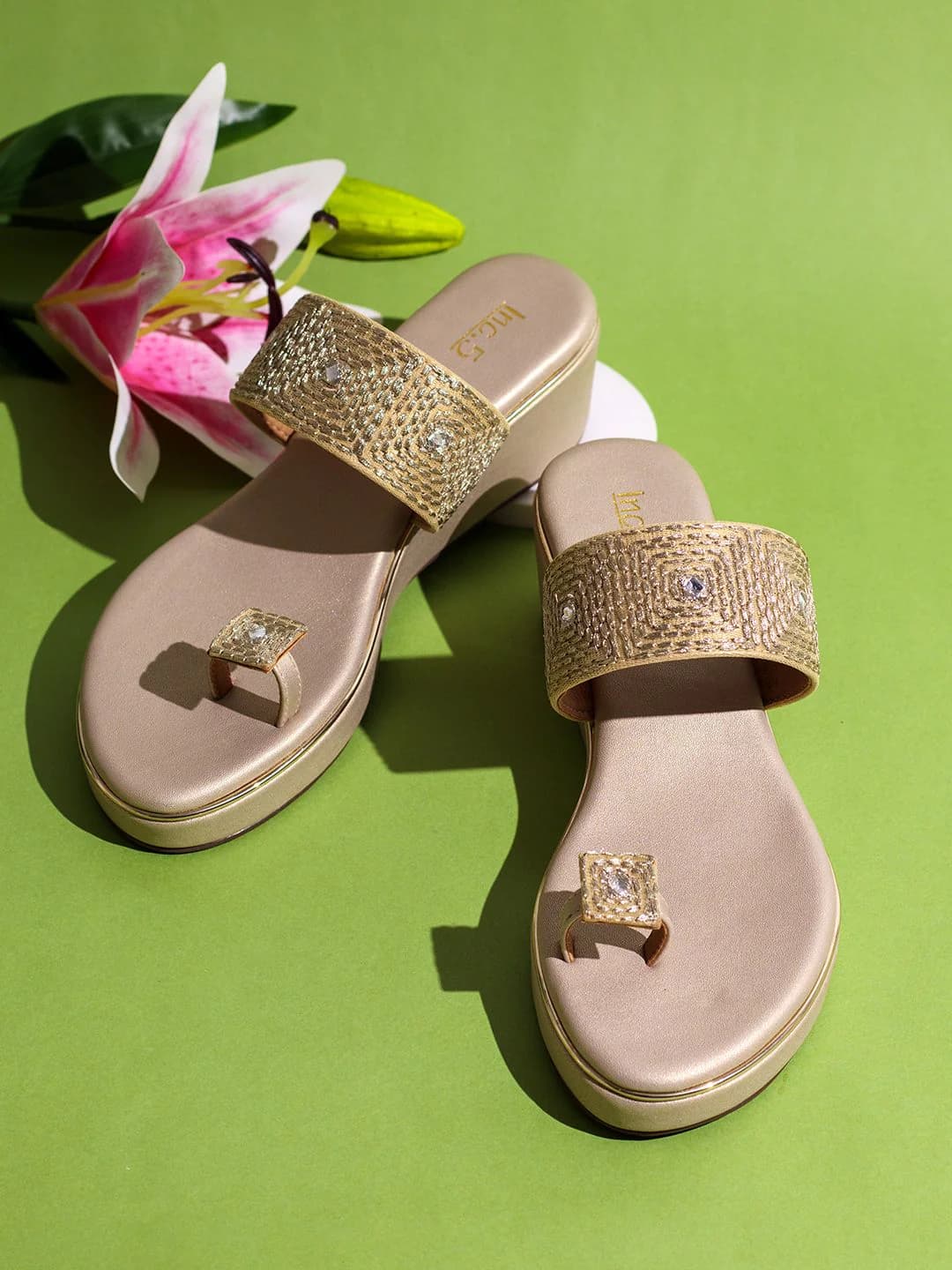Women's Gold Casual Synthetic Wedge Heel Wedges Sandals